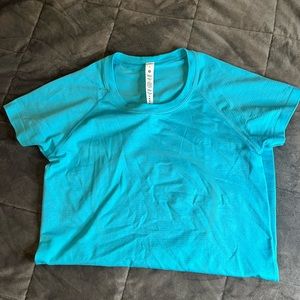 Lululemon ELECTRIC TURQUOISE Swiftly Tech. Worn once. Beautiful color!